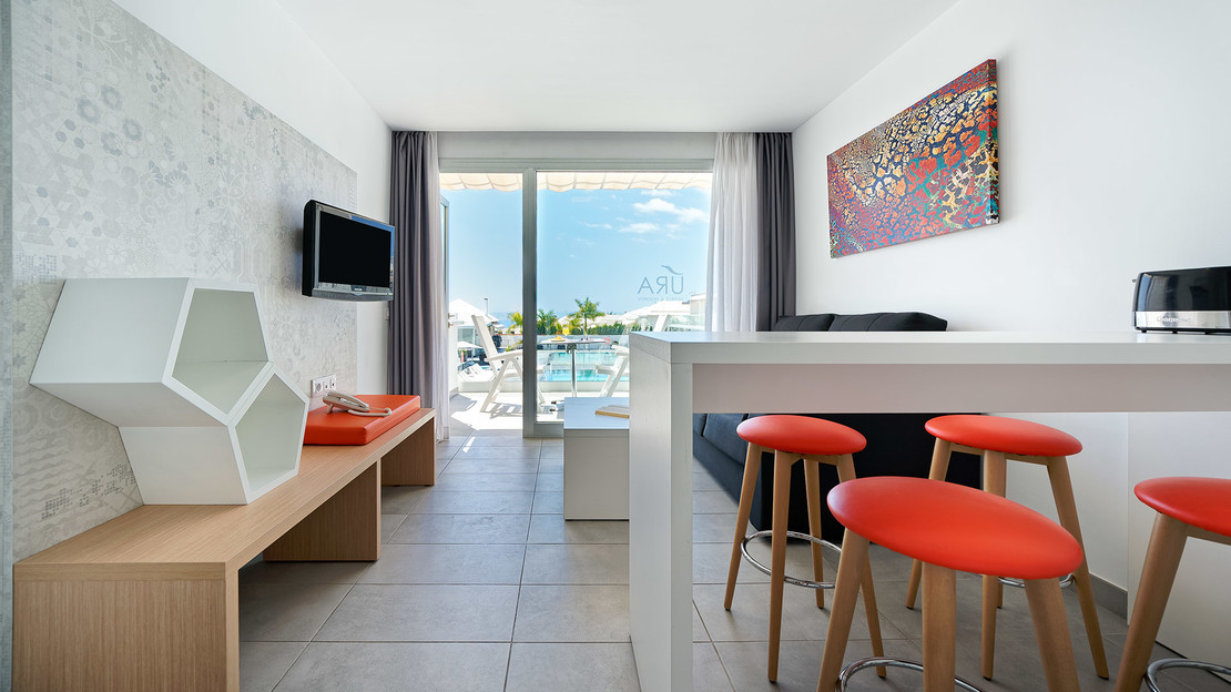 Apartment with Solarium Access